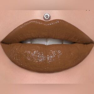Jeffree Star Supreme Gloss in Top Shelf Shade ( brown with dark yellow tones)